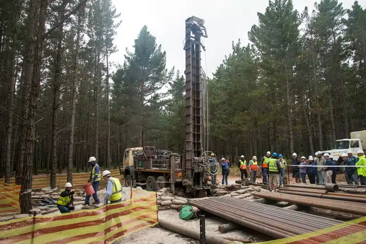 Steenbras-water-drilling-1-JohnYeld_extra_large