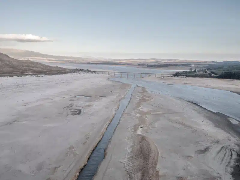 stock-photo-theewaterskloof-dame-cape-town-drought-day-zero